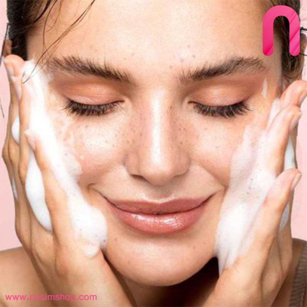 ژل شستشوی ضد جوش صورت نوتروژینا مدل Sivilce karsiti-4