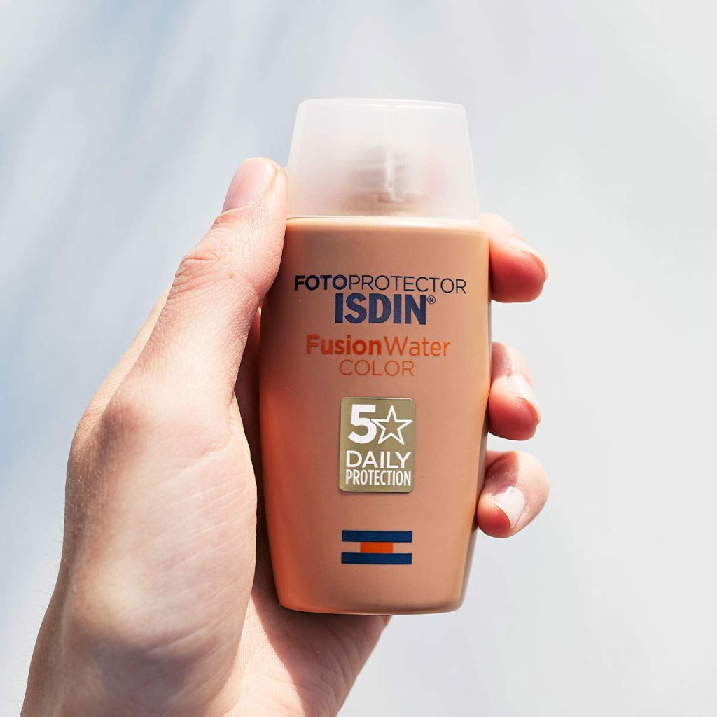ضد آفتاب رنگی فیوژن واتر ایزدین SPF 502